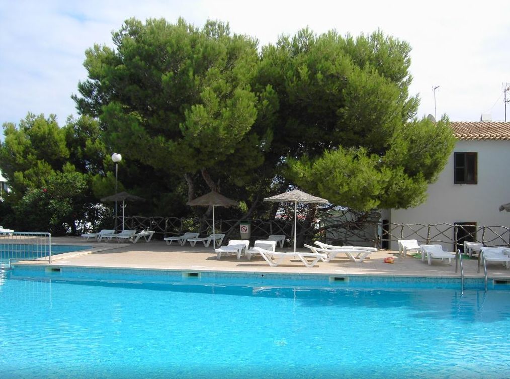 Apartamentos Sol Isla Arenal d'en Castell Exterior foto